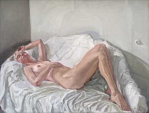 manoureclining